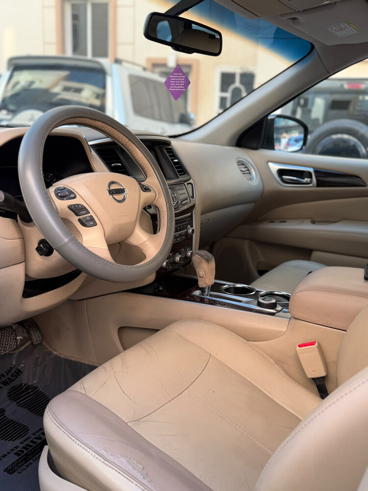 Nissan Pathfinder 2014 full option - 3
