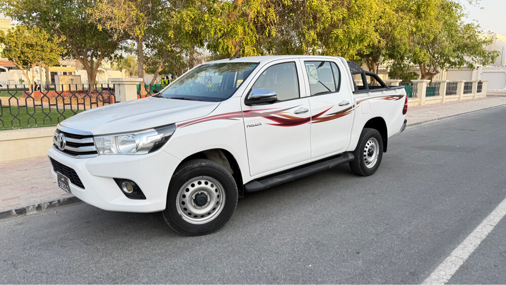 Toyota Hilux 4x4  - 2
