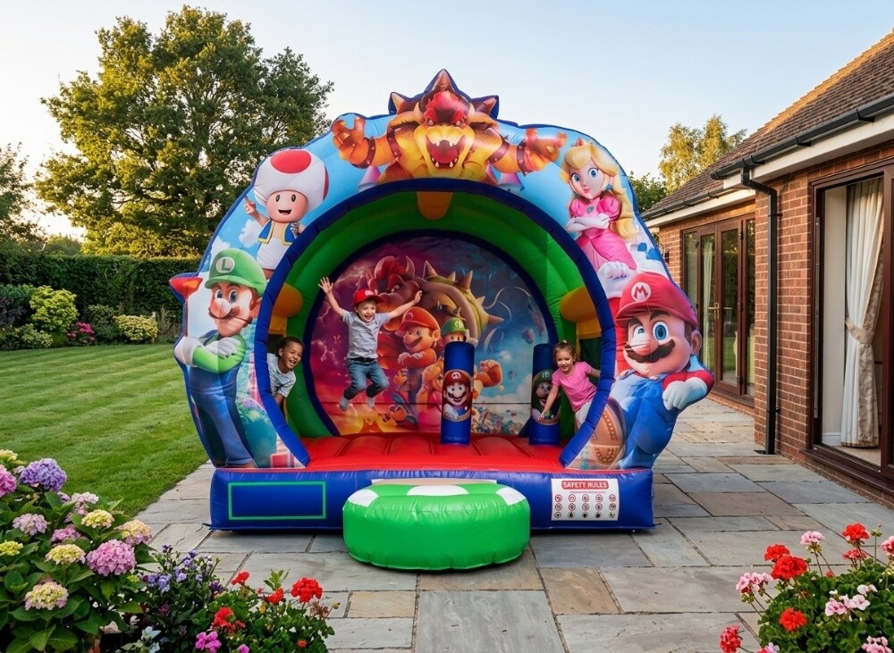Mario inflatable - 1