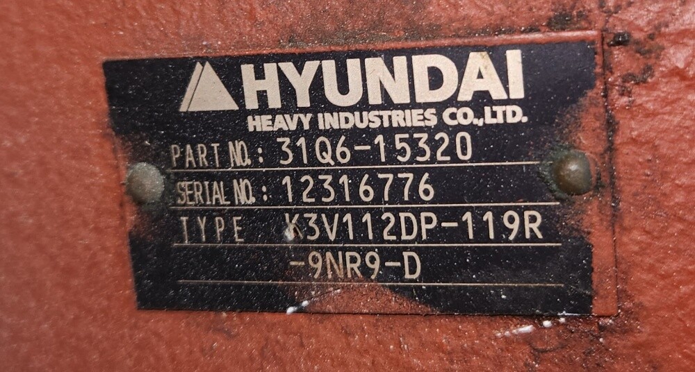 HYUNDAI EXCAVATOR HYDRAULIC PUMP - 2