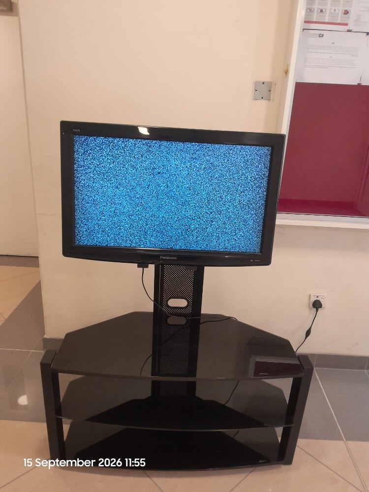 32inch Panasonic Normal Tv & stand - 2