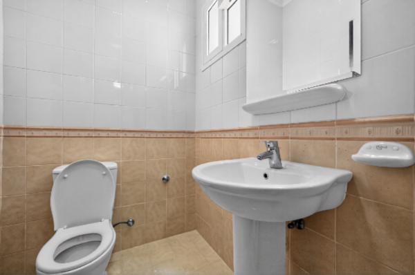 LARGE VILLA 3BHK 1 MONTH FREE - 4