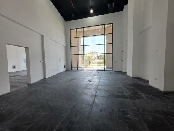 Fully Fitted Shop | Prime Fox Hills - 5