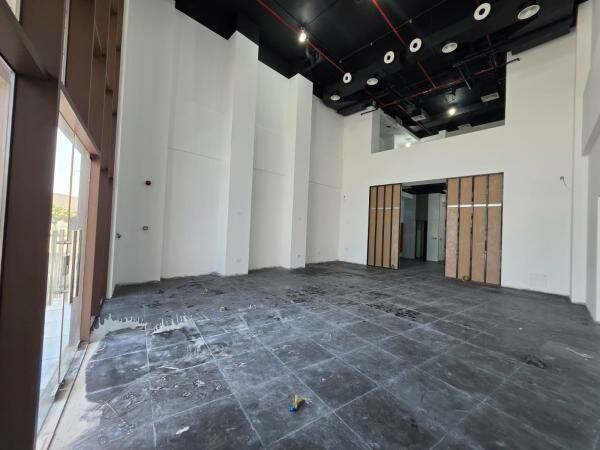 Fully Fitted Shop | Prime Fox Hills - 6