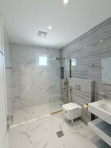 RENOVATED VILLA | 7 MASTER BDR - 2