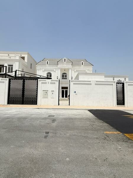 RENOVATED VILLA | 7 MASTER BDR - 4