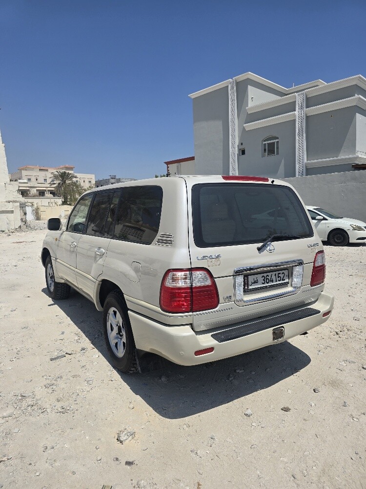2004 Lexus LX 470 - 6