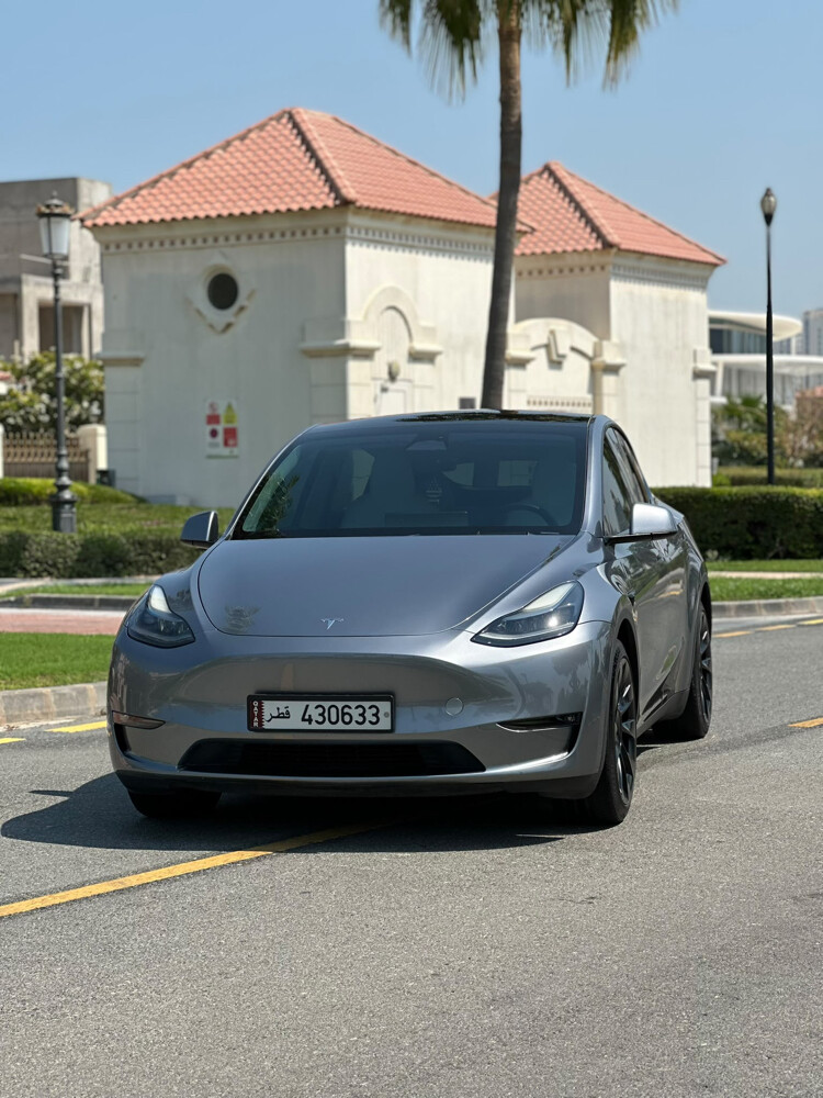 Tesla model Y - 2
