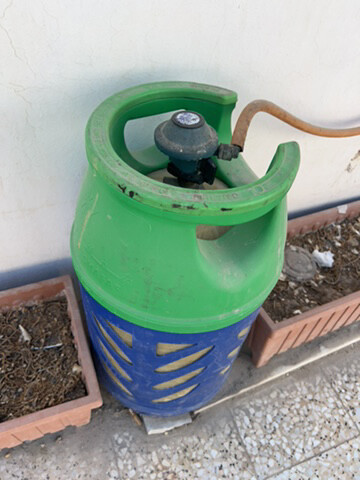Gas Cylinder and Stove - 6