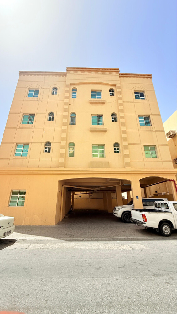 للبيع عماره صغيره مؤجره.  - 1