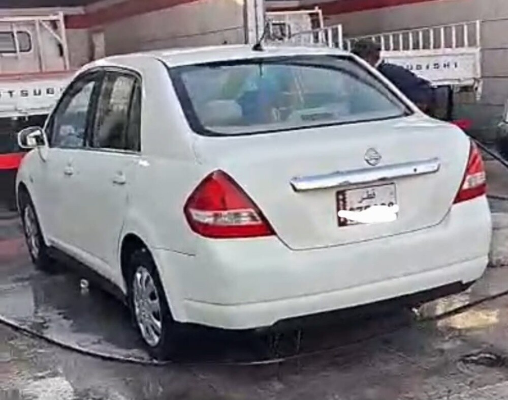 Nissan tida 2007 - 1