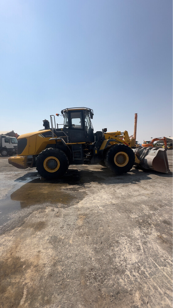 Wheel loaders - 11