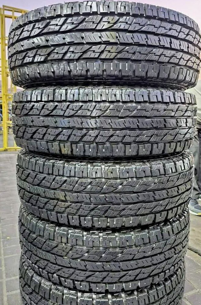 285/70/17"Yokohama tires - 4