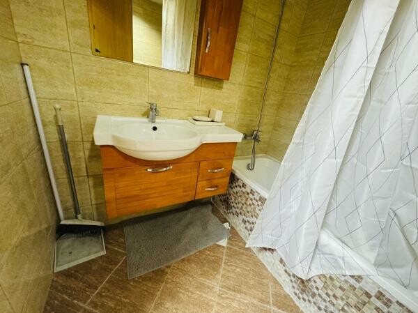 STUDIO FURNISHED BILLS INCLUDED - 10