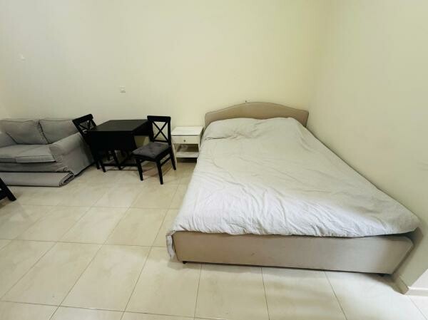 STUDIO FURNISHED BILLS INCLUDED - 8