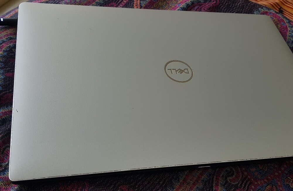 Dell XPS 15 9570 laptop - Grey - 2