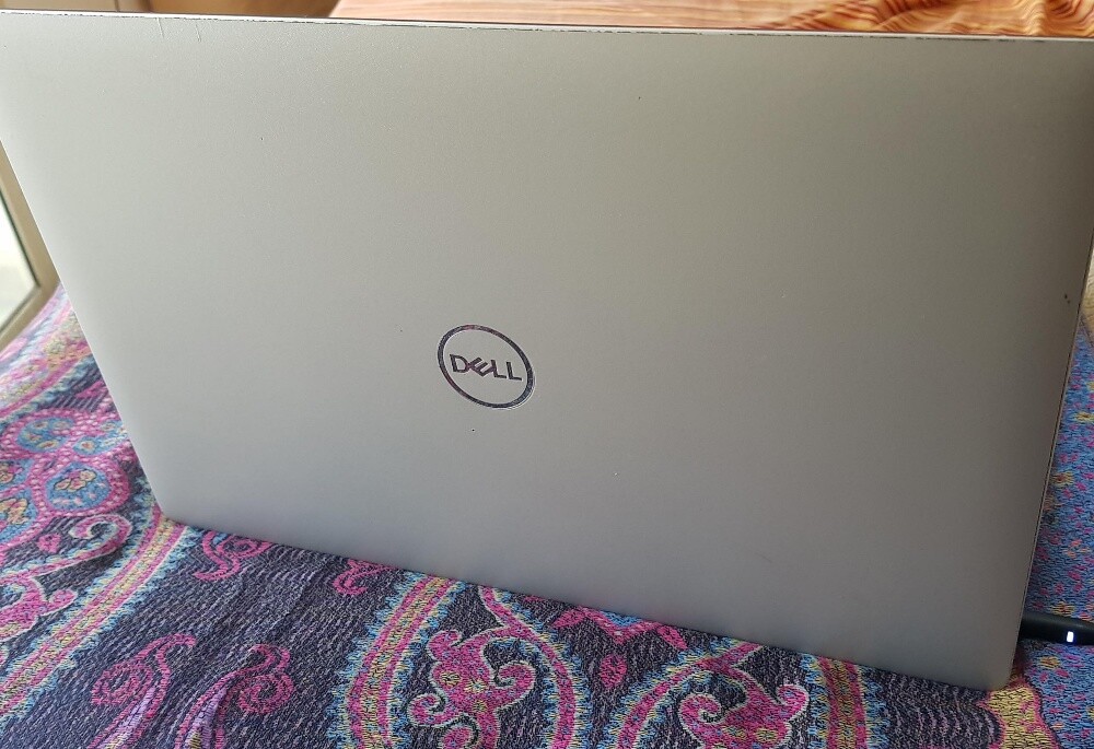 Dell XPS 15 9570 laptop - Grey - 1