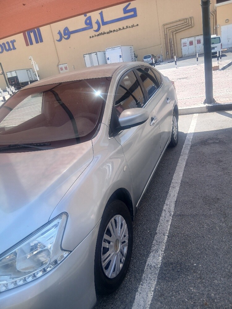 Nissan Sentra - 4