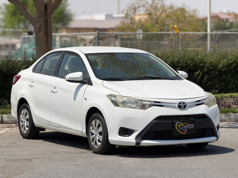 Toyota Yaris  - 4