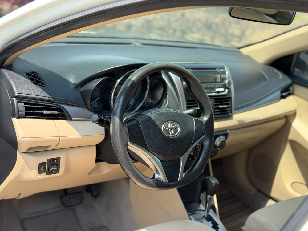 Toyota Yaris  - 9