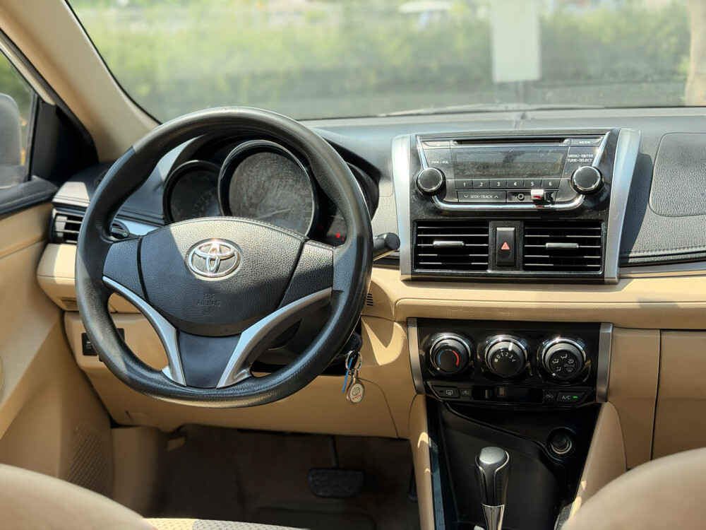 Toyota Yaris  - 12