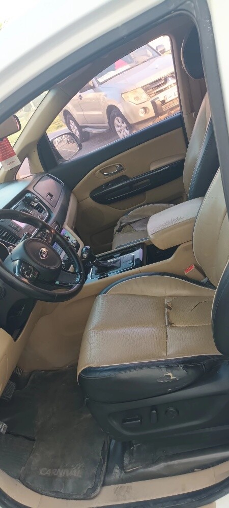 Kia Grand Carnival 2016 House Car - 9