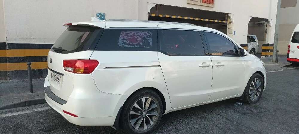 Kia Grand Carnival 2016 House Car - 20