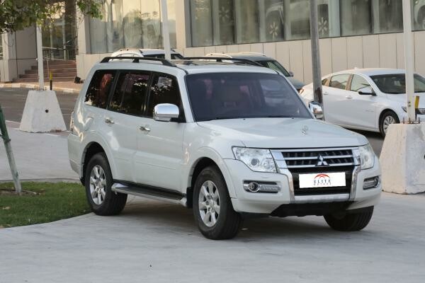 Mitsubishi Pajero  -  Full Options - 3