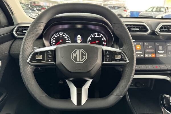 MG ZS 1.5L 2025 560 KM - 13