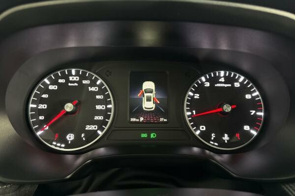 MG ZS 1.5L 2025 560 KM - 15