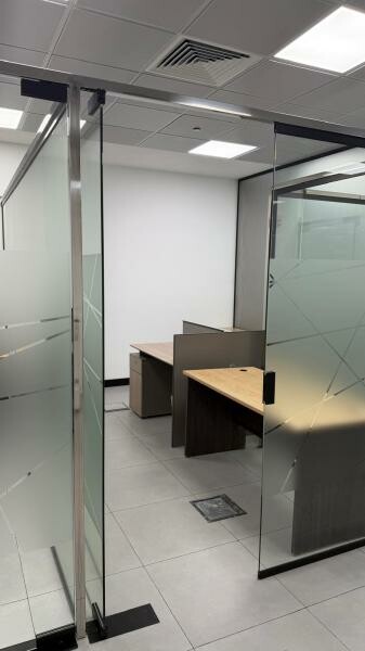 Excutive office -1800 - 2