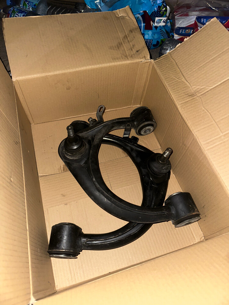 Upper Control Arms 98-07 LC - 1