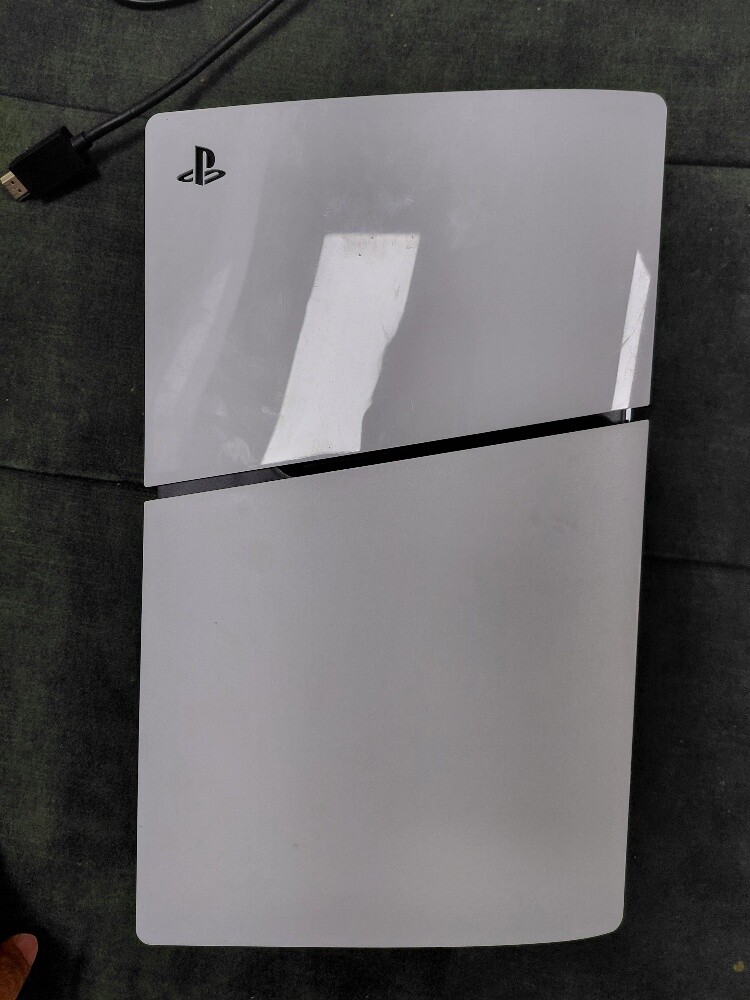 PlayStation 5 with 2 controller - 6