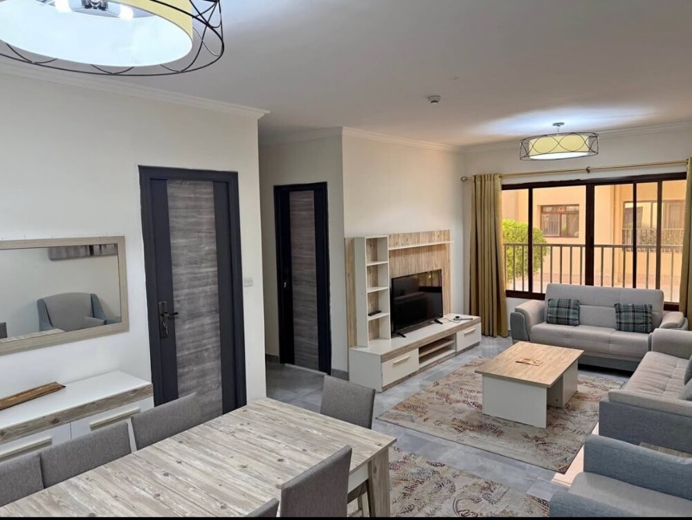 *Traditional-style house for sale i - 6