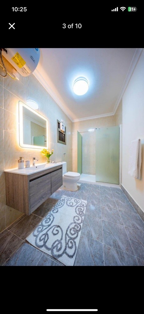 *Traditional-style house for sale i - 2
