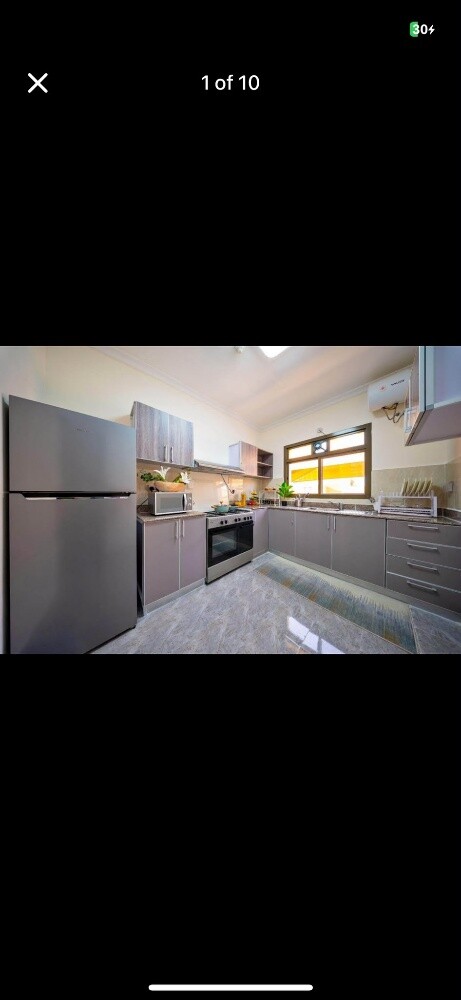 *Traditional-style house for sale i - 3