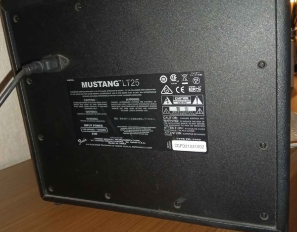 Fender Mustang LT-25 Amplifier - 3