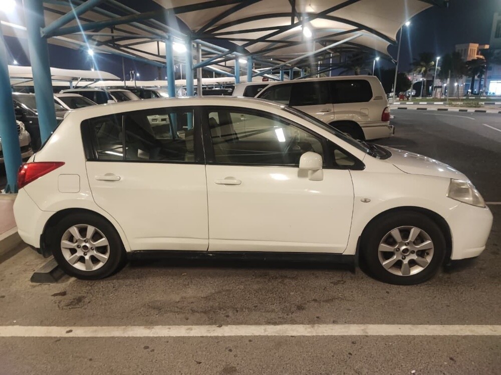 Nissan tida - 4