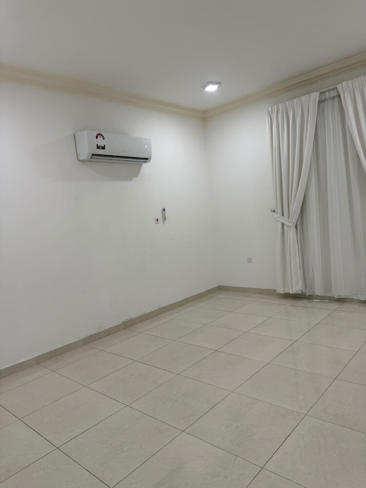 Service/residential villa for rent - 28