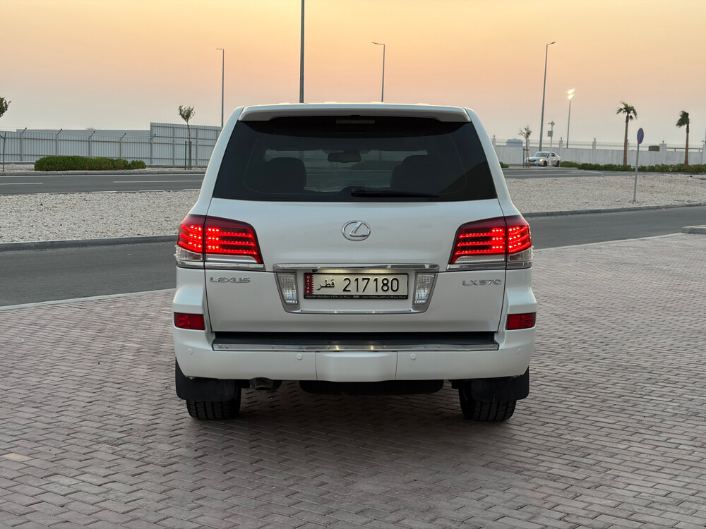 لكزس موديل ٢٠١٣ اللون ابيضّ - 9