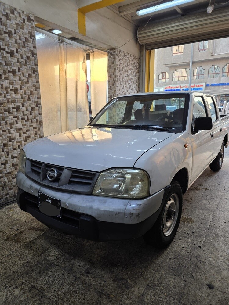 Nissan pickup 2012 model - 1