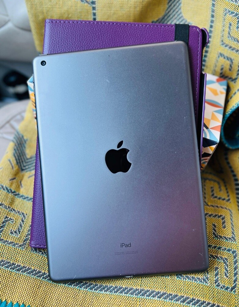 ipad 7/128gb*WiFi *iOS-18.. - 2