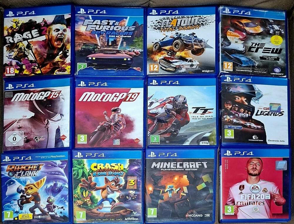 Ps4 Games CDs like new - 4