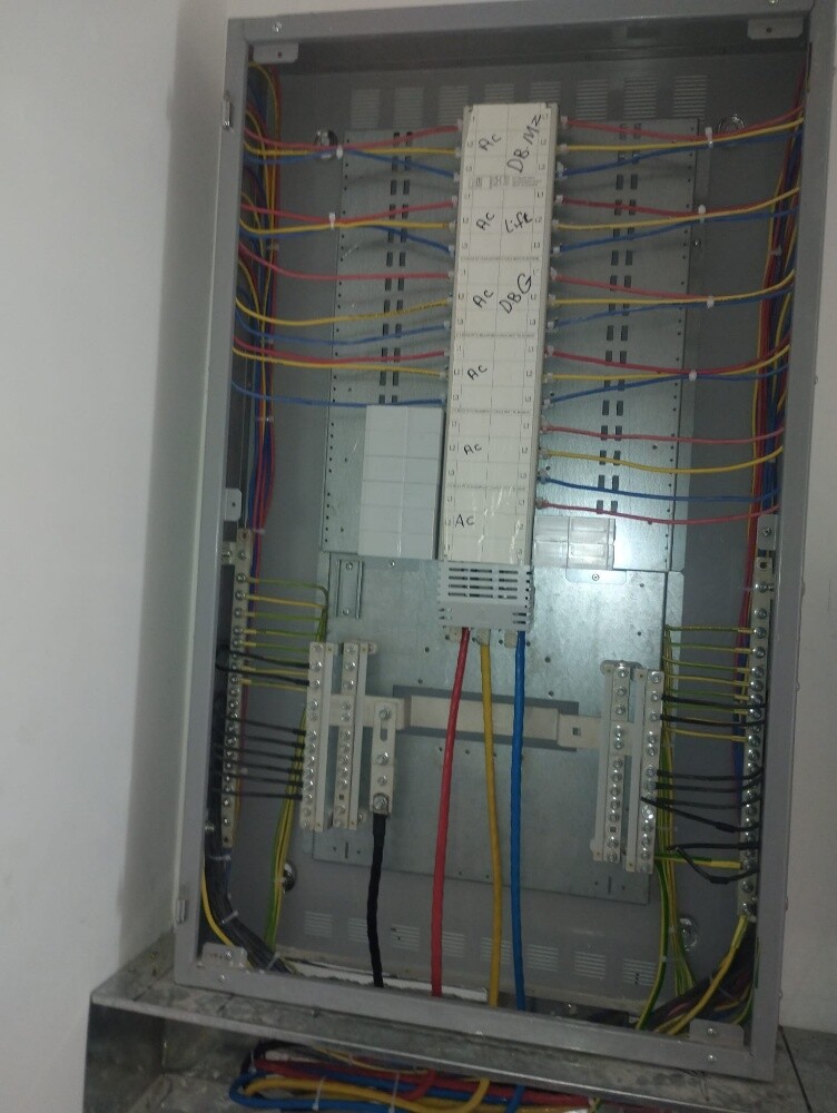 خدمات الكهرباء والتركيبات الكهربا - 30