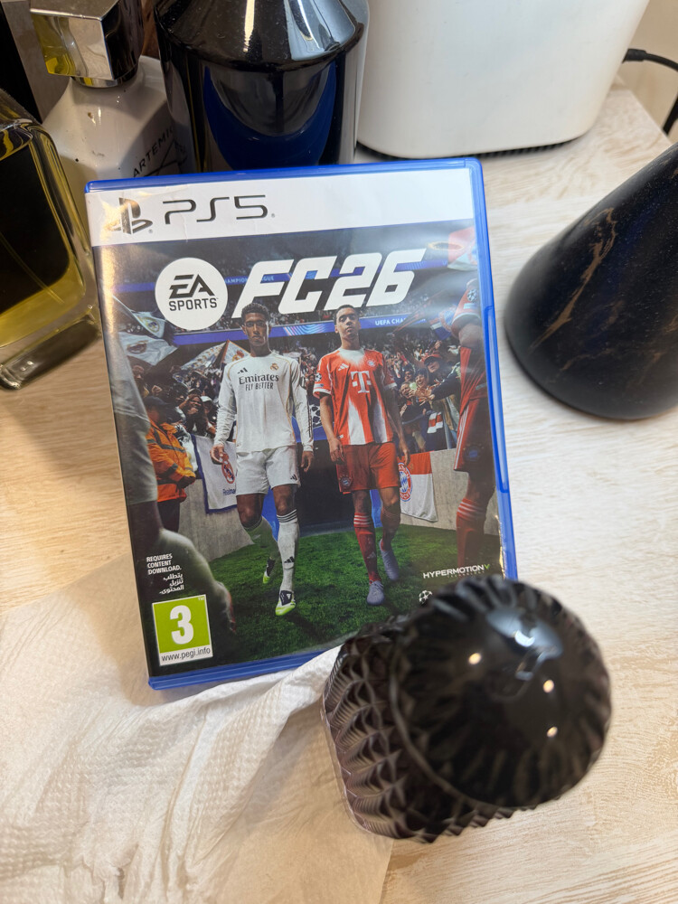 FC26 disc game ps5 like new - 1