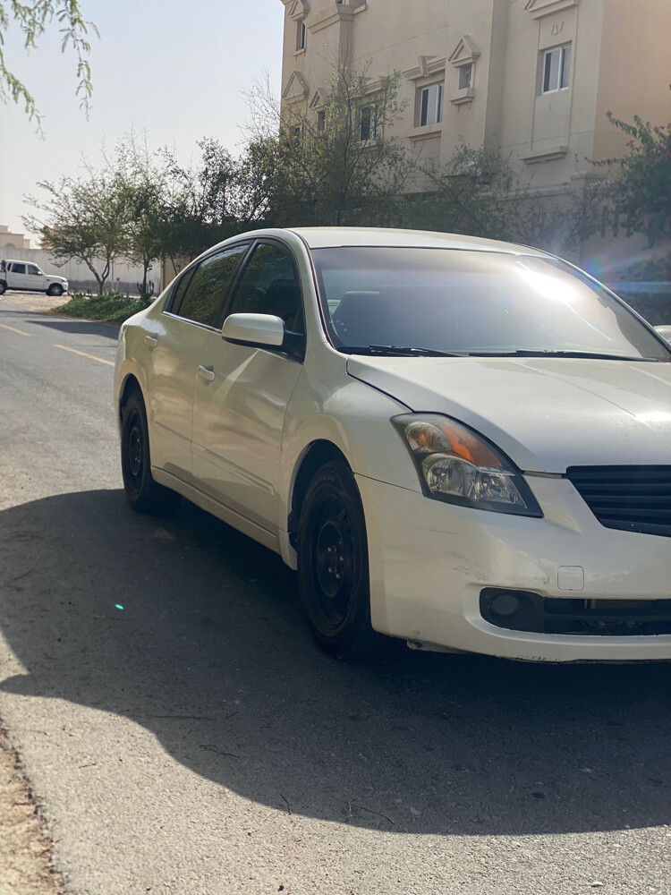 Nissan Altima - 8