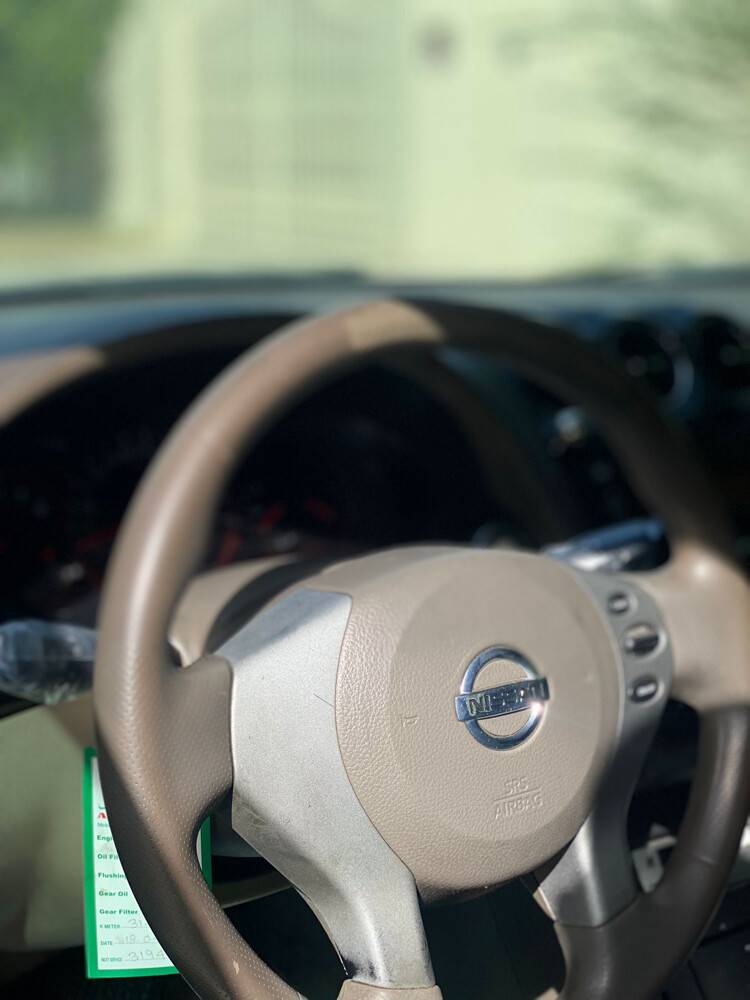Nissan Altima - 1