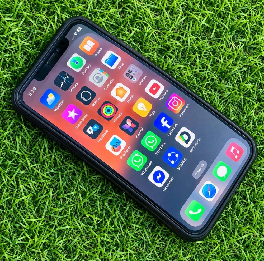 Rush Sale IPhone Xs {64GB}
{Price - 6