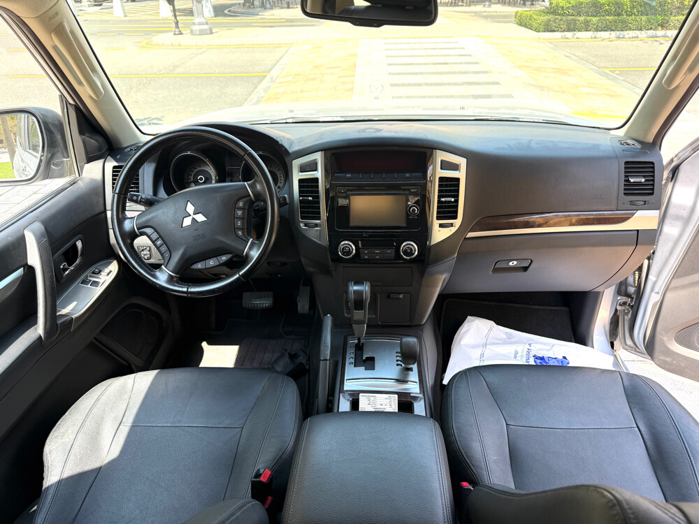 Mitsubishi Pajero (2-door) GLS - 4
