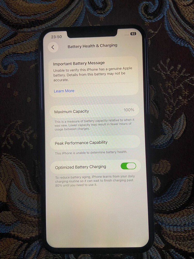 iPhone 11 Pro Max 256 GB battery100 - 4